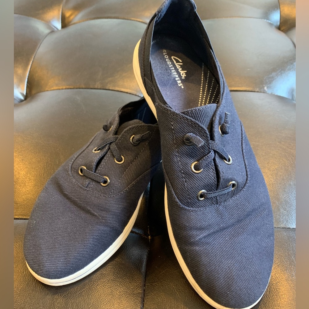 Navy Clark’s cloudsteppers sneskers size 9 1/2